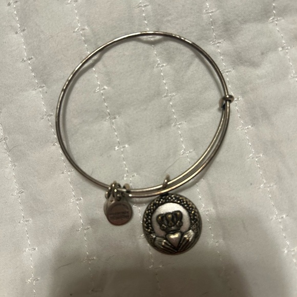 Alex and Ani Silver Claddagh Bangle Bracelet - Picture 1 of 2
